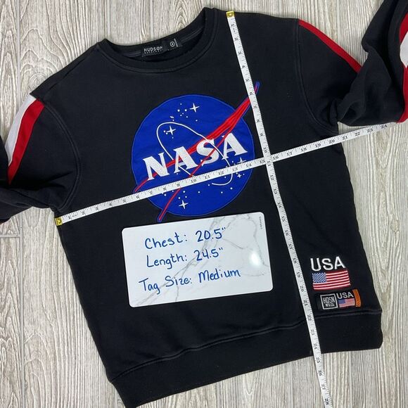 Hudson Black NASA Crewneck Sweatshirt Mens Medium NASA "Meatball" Logo Red and W - Picture 7 of 8